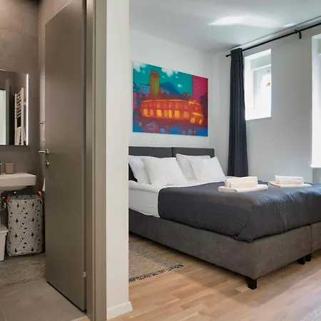 Colors Of Music, Centre Apartment