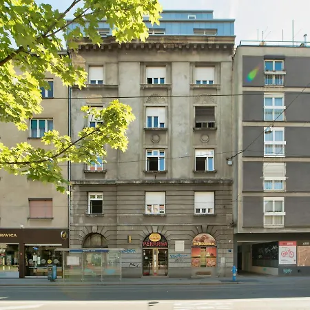 Apartment Colors Of Music, Centre