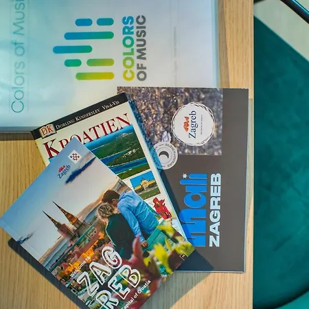 Apartment Colors Of Music, Centre